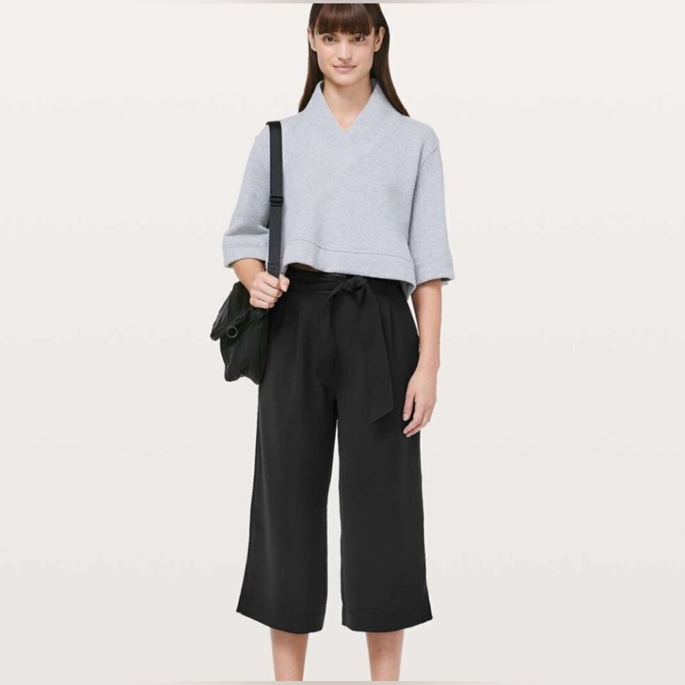 | Lululemon | Noir Crop High-Waisted Wide-Leg Cropped Pants size 2